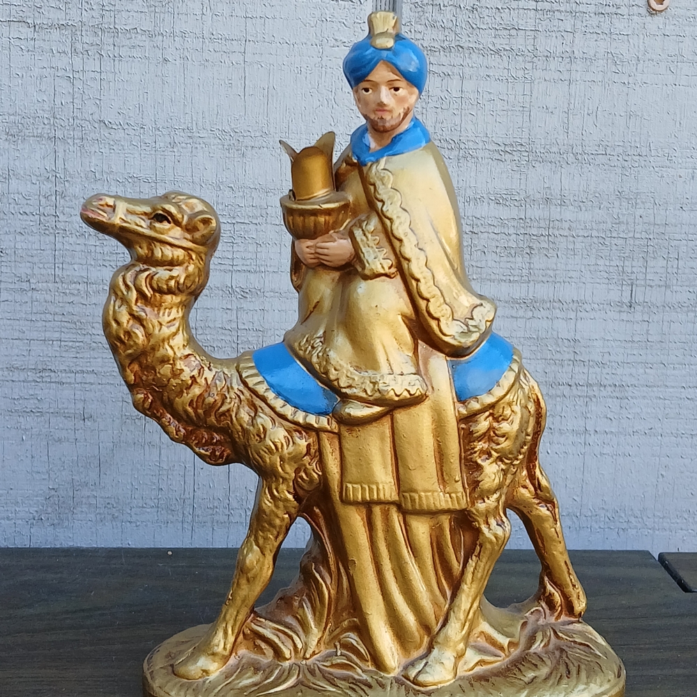 Gold and Blue Three Kings Candleholders Figurines - Picture 11 of 16